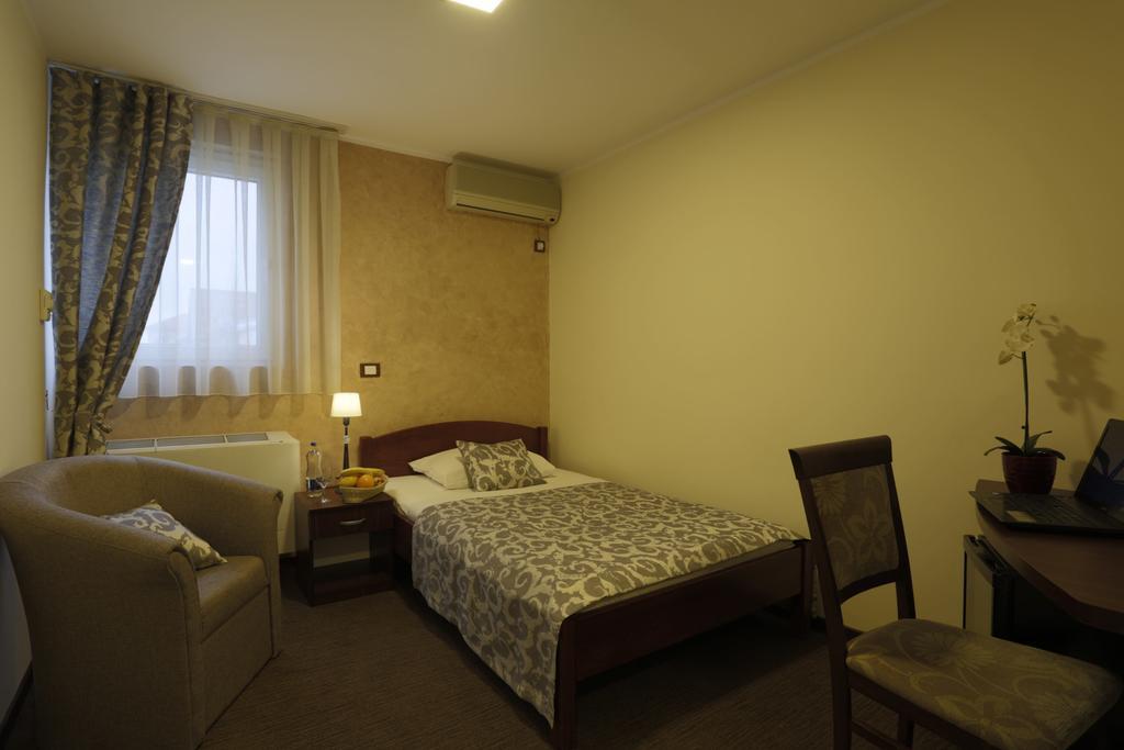Accommodation Tara Belgrado Buitenkant foto